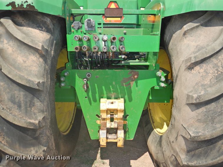 image for item DG1455 2006 John Deere 9520  Scraper Special 4WD tractor