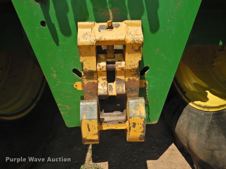 image for item DG1455 2006 John Deere 9520  Scraper Special 4WD tractor