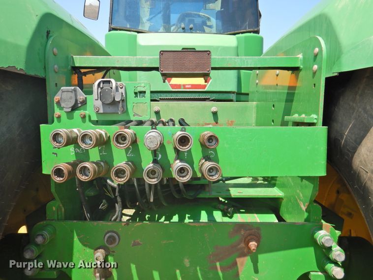 image for item DG1455 2006 John Deere 9520  Scraper Special 4WD tractor