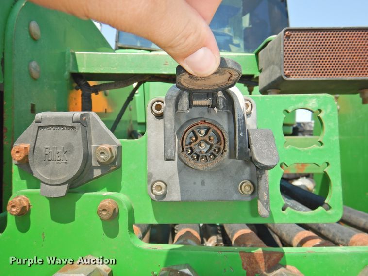 image for item DG1455 2006 John Deere 9520  Scraper Special 4WD tractor