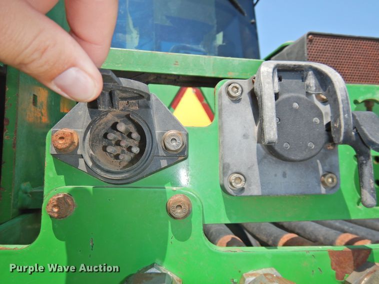 image for item DG1455 2006 John Deere 9520  Scraper Special 4WD tractor