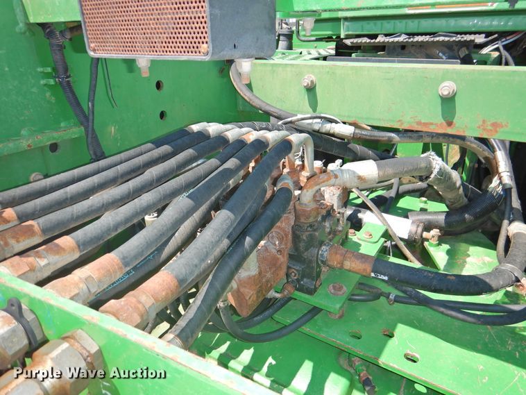 image for item DG1455 2006 John Deere 9520  Scraper Special 4WD tractor