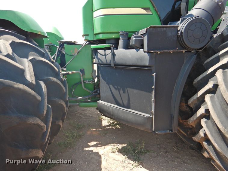 image for item DG1455 2006 John Deere 9520  Scraper Special 4WD tractor