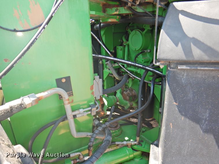 image for item DG1455 2006 John Deere 9520  Scraper Special 4WD tractor