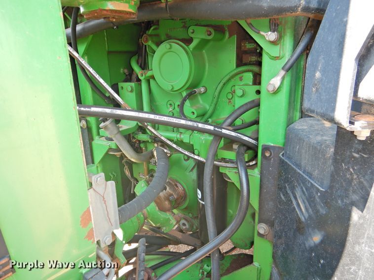 image for item DG1455 2006 John Deere 9520  Scraper Special 4WD tractor