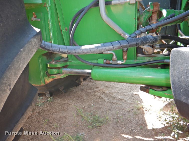 image for item DG1455 2006 John Deere 9520  Scraper Special 4WD tractor