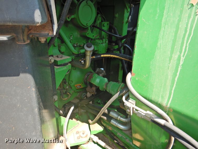 image for item DG1455 2006 John Deere 9520  Scraper Special 4WD tractor