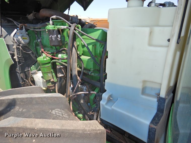 image for item DG1455 2006 John Deere 9520  Scraper Special 4WD tractor