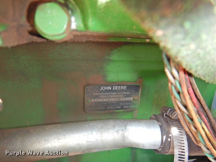 image for item DG1455 2006 John Deere 9520  Scraper Special 4WD tractor