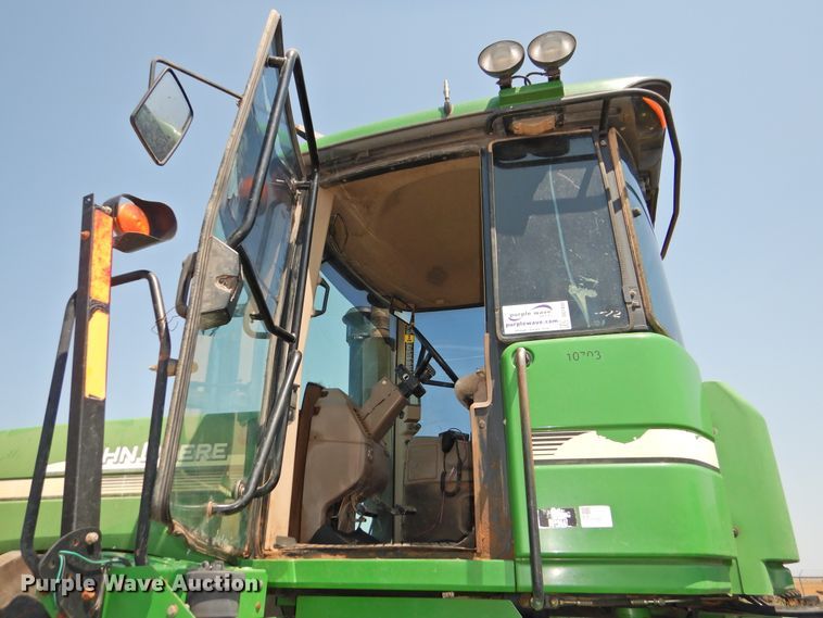 image for item DG1455 2006 John Deere 9520  Scraper Special 4WD tractor