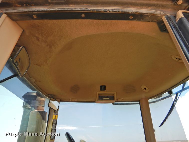 image for item DG1455 2006 John Deere 9520  Scraper Special 4WD tractor