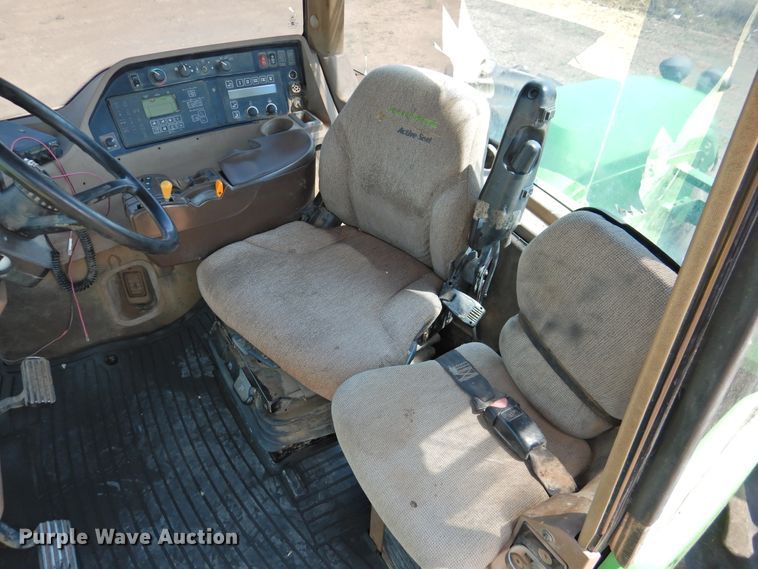 image for item DG1455 2006 John Deere 9520  Scraper Special 4WD tractor