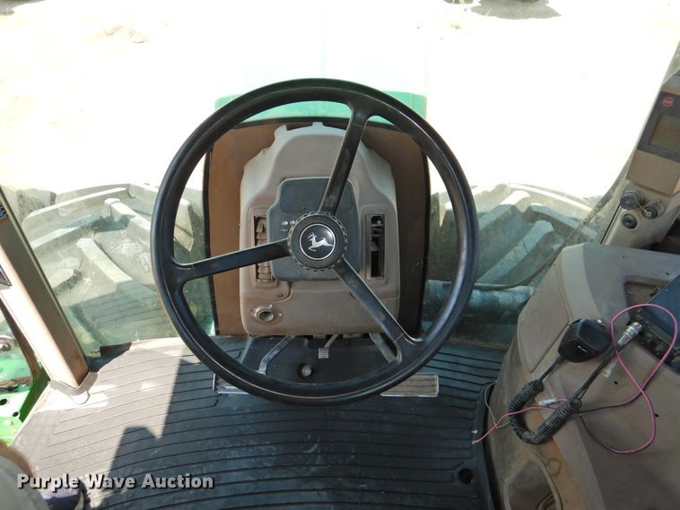 image for item DG1455 2006 John Deere 9520  Scraper Special 4WD tractor