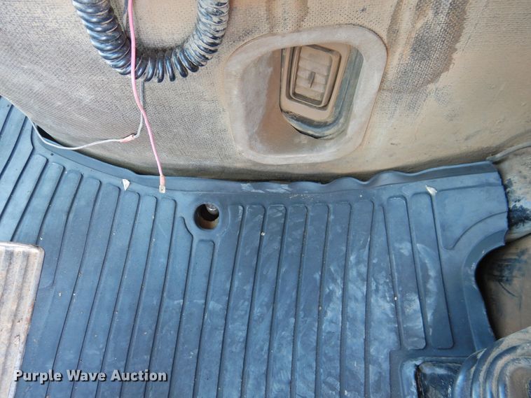 image for item DG1455 2006 John Deere 9520  Scraper Special 4WD tractor