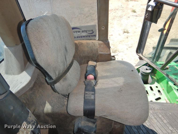 image for item DG1455 2006 John Deere 9520  Scraper Special 4WD tractor