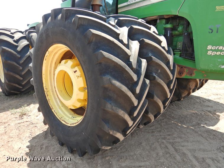 image for item DG1455 2006 John Deere 9520  Scraper Special 4WD tractor