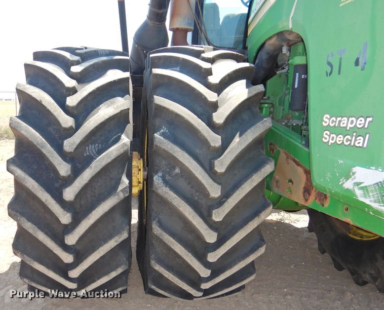 image for item DG1455 2006 John Deere 9520  Scraper Special 4WD tractor