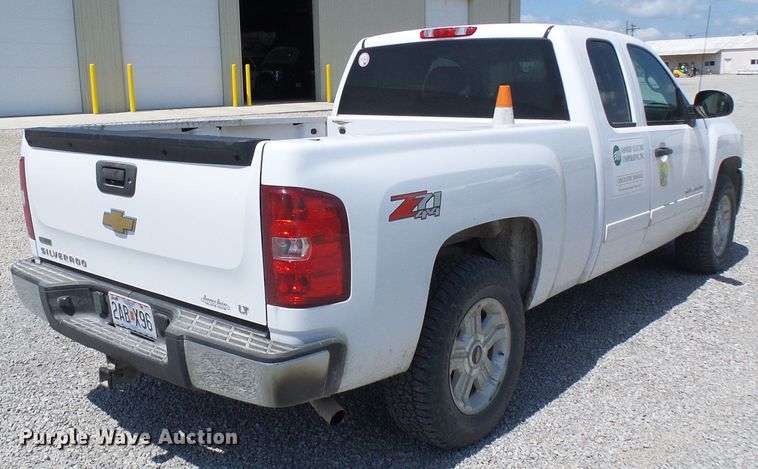 image for item DG2014 2011 Chevrolet Silverado 1500  Ext. Cab pickup truck