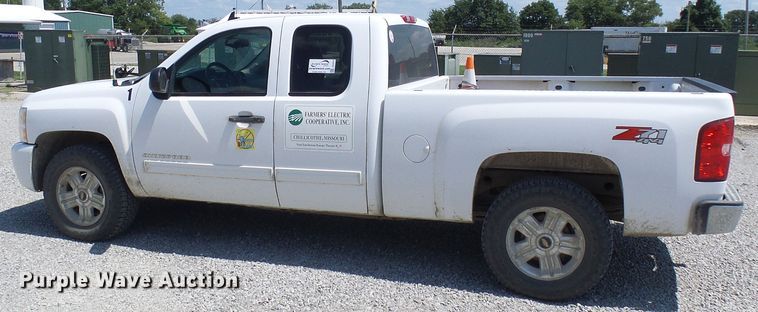 image for item DG2014 2011 Chevrolet Silverado 1500  Ext. Cab pickup truck