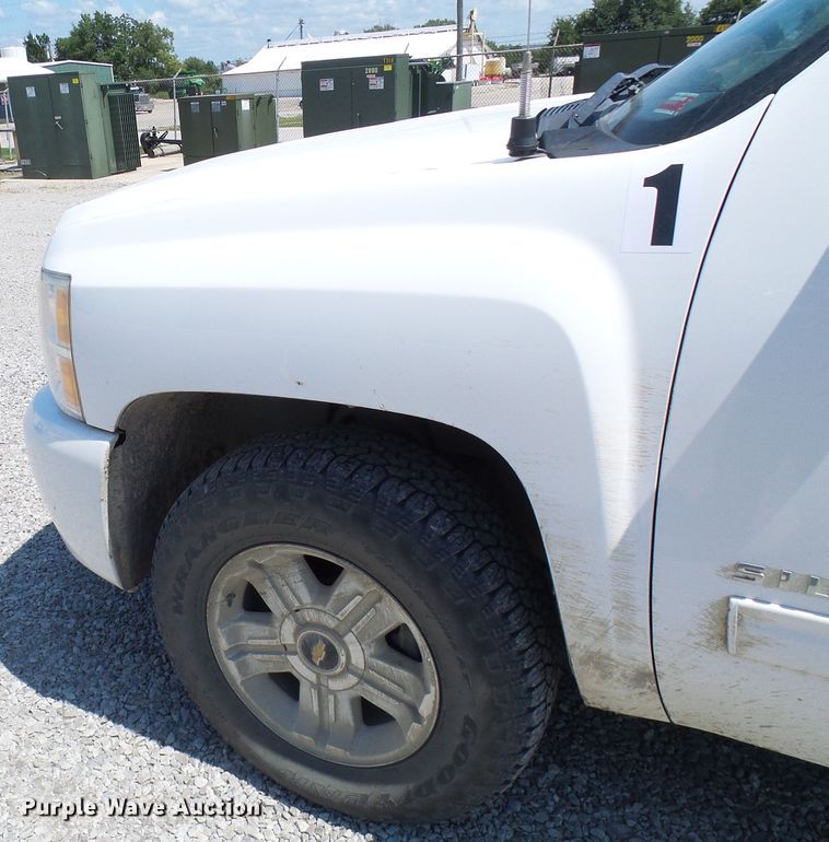 image for item DG2014 2011 Chevrolet Silverado 1500  Ext. Cab pickup truck