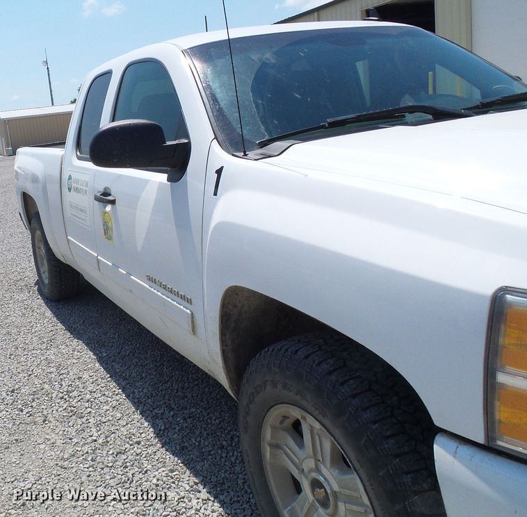 image for item DG2014 2011 Chevrolet Silverado 1500  Ext. Cab pickup truck