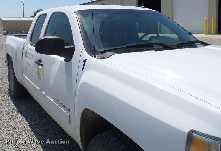 image for item DG2014 2011 Chevrolet Silverado 1500  Ext. Cab pickup truck