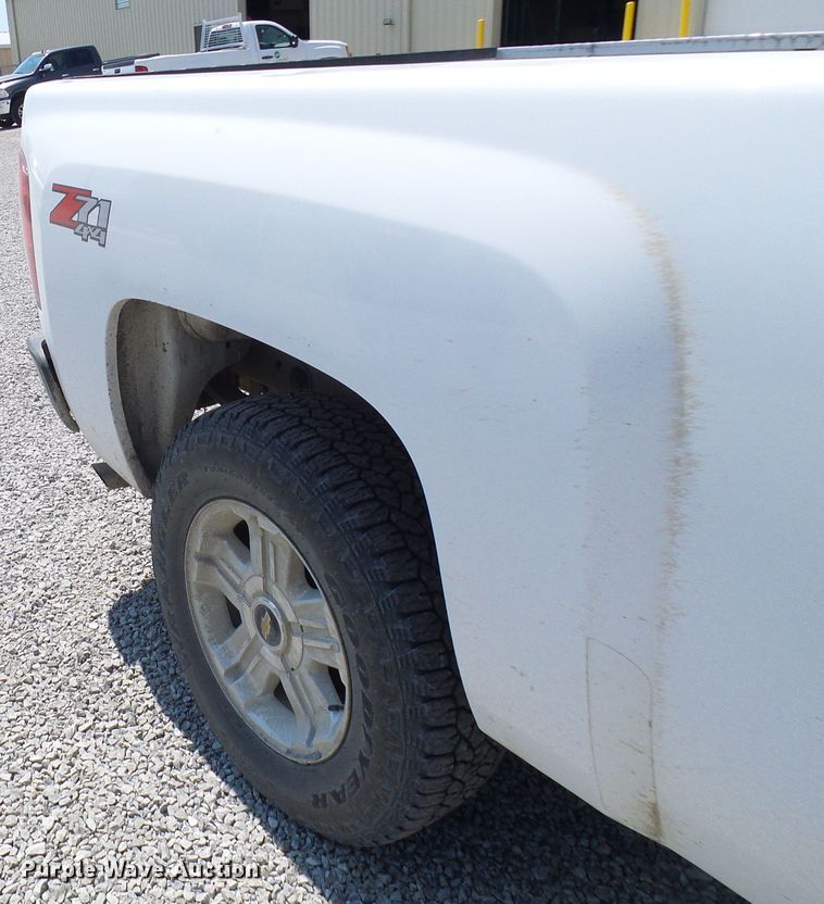 image for item DG2014 2011 Chevrolet Silverado 1500  Ext. Cab pickup truck