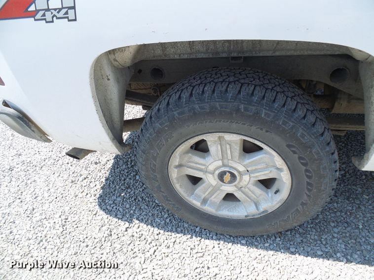 image for item DG2014 2011 Chevrolet Silverado 1500  Ext. Cab pickup truck