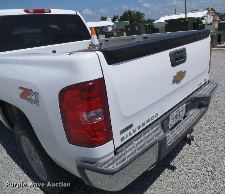 image for item DG2014 2011 Chevrolet Silverado 1500  Ext. Cab pickup truck