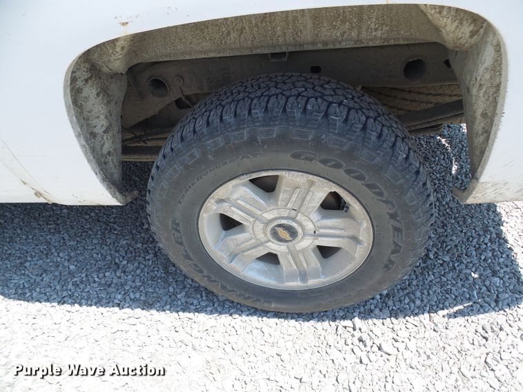 image for item DG2014 2011 Chevrolet Silverado 1500  Ext. Cab pickup truck