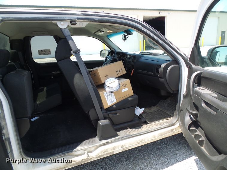 image for item DG2014 2011 Chevrolet Silverado 1500  Ext. Cab pickup truck