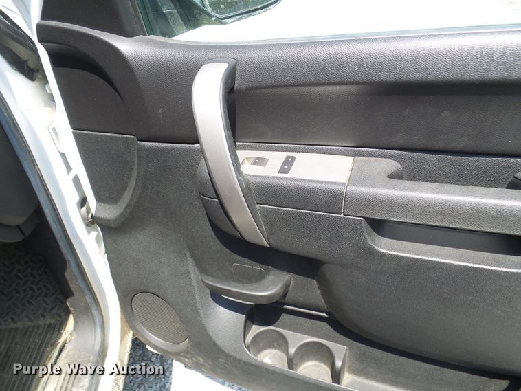 image for item DG2014 2011 Chevrolet Silverado 1500  Ext. Cab pickup truck