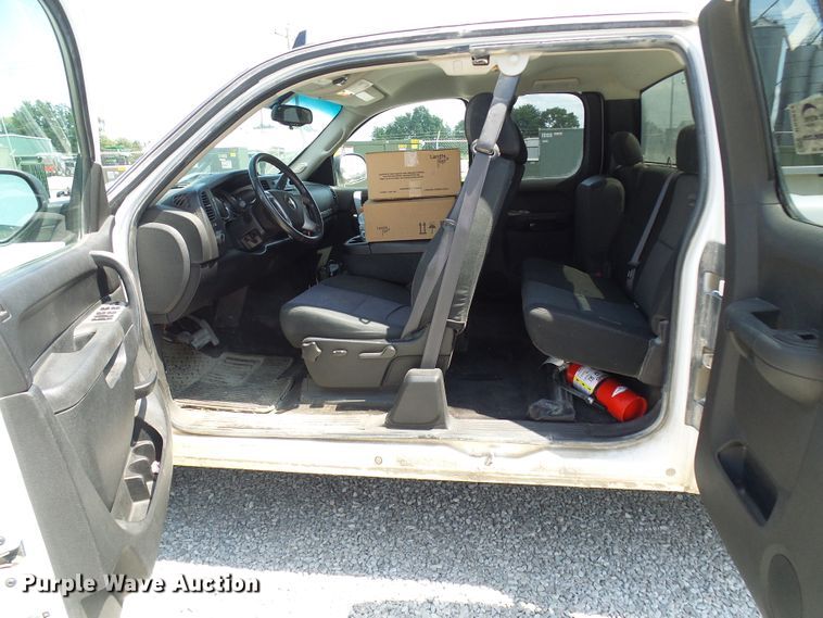 image for item DG2014 2011 Chevrolet Silverado 1500  Ext. Cab pickup truck