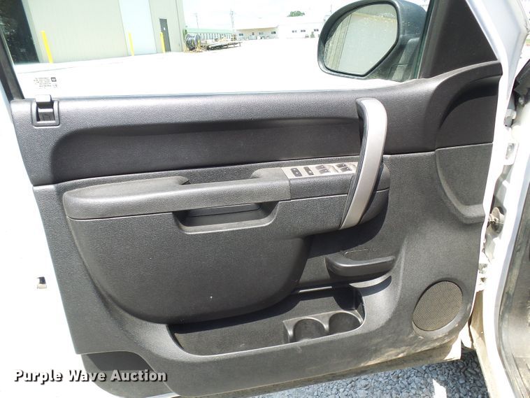 image for item DG2014 2011 Chevrolet Silverado 1500  Ext. Cab pickup truck