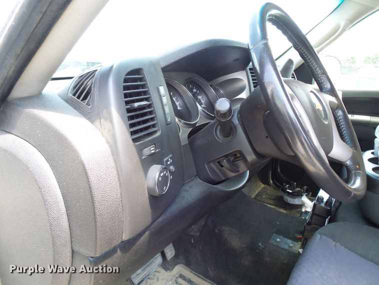 image for item DG2014 2011 Chevrolet Silverado 1500  Ext. Cab pickup truck