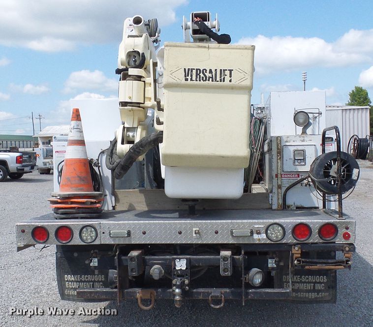 image for item DG2015 2011 Ford F550 Super Duty  bucket truck
