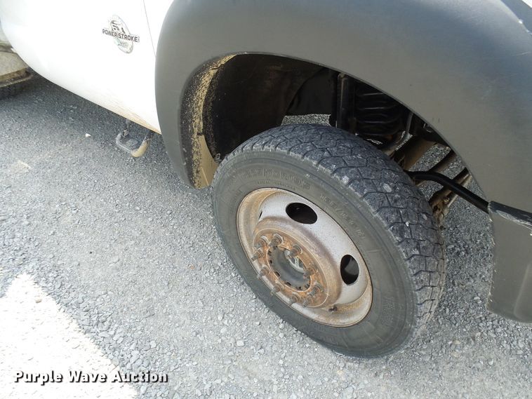 image for item DG2015 2011 Ford F550 Super Duty  bucket truck