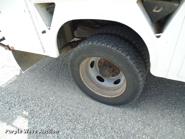 image for item DG2015 2011 Ford F550 Super Duty  bucket truck