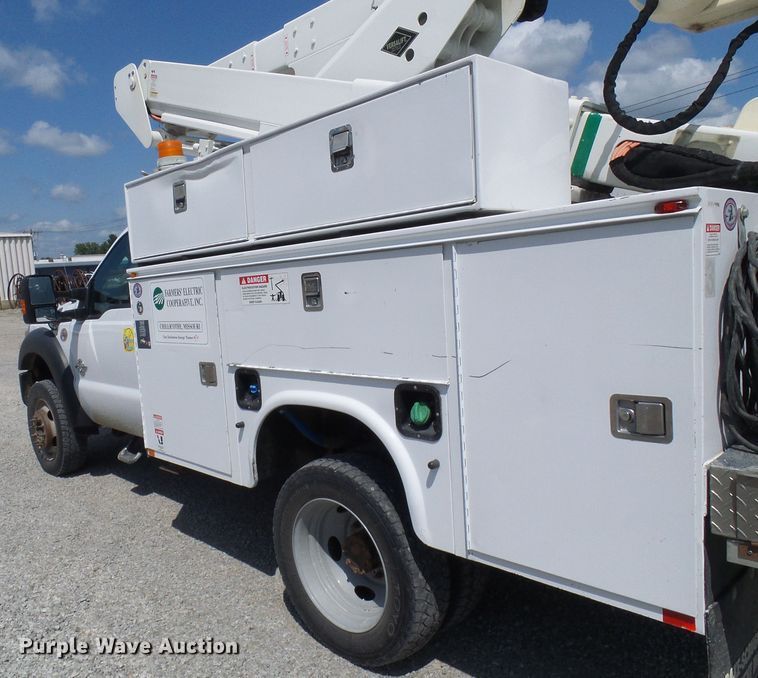 image for item DG2015 2011 Ford F550 Super Duty  bucket truck