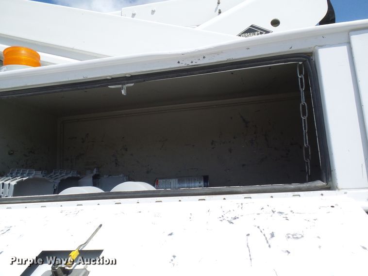 image for item DG2015 2011 Ford F550 Super Duty  bucket truck