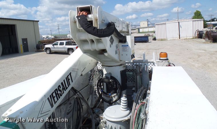 image for item DG2015 2011 Ford F550 Super Duty  bucket truck