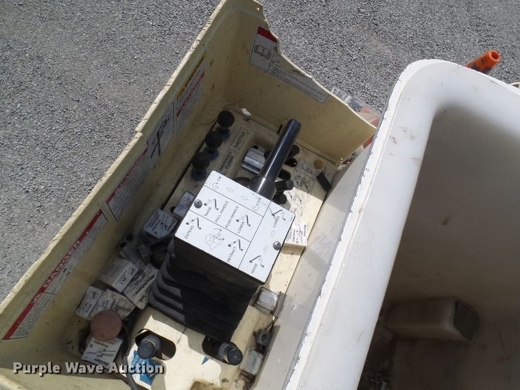 image for item DG2015 2011 Ford F550 Super Duty  bucket truck