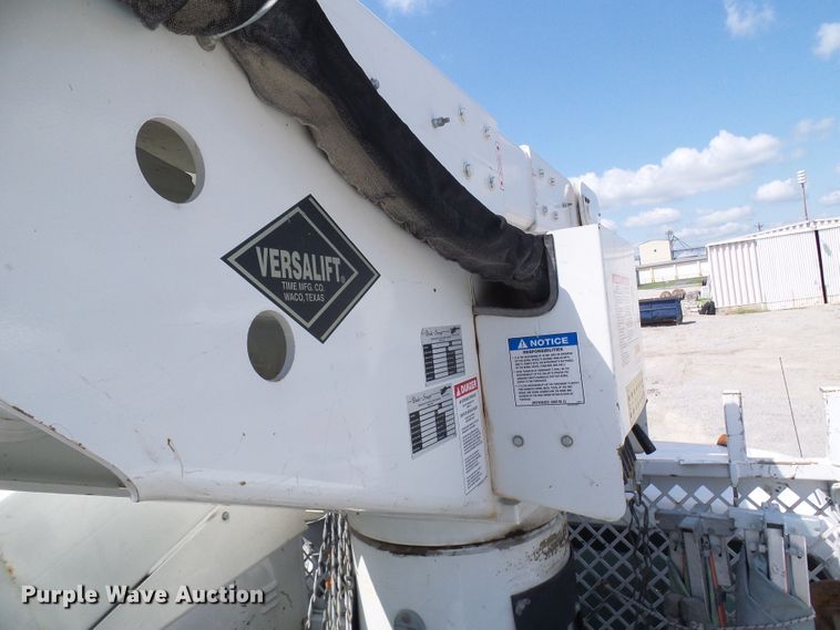 image for item DG2015 2011 Ford F550 Super Duty  bucket truck