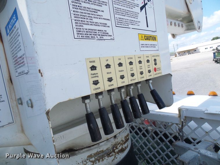 image for item DG2015 2011 Ford F550 Super Duty  bucket truck