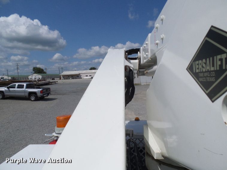 image for item DG2015 2011 Ford F550 Super Duty  bucket truck