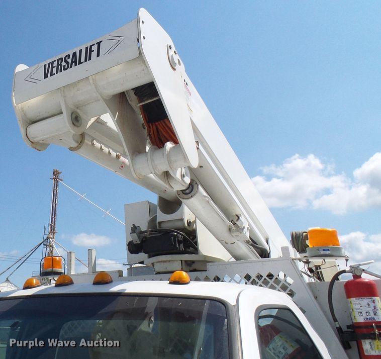 image for item DG2015 2011 Ford F550 Super Duty  bucket truck