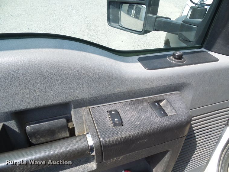 image for item DG2015 2011 Ford F550 Super Duty  bucket truck