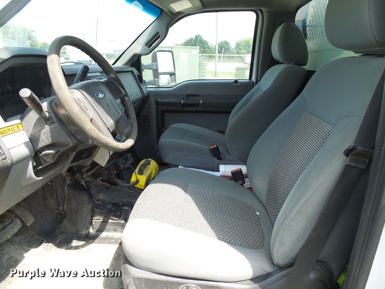 image for item DG2015 2011 Ford F550 Super Duty  bucket truck