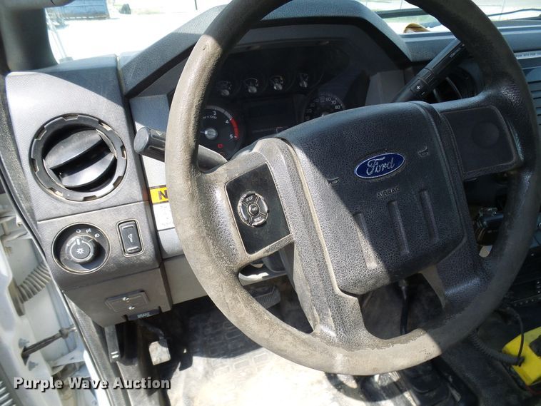 image for item DG2015 2011 Ford F550 Super Duty  bucket truck