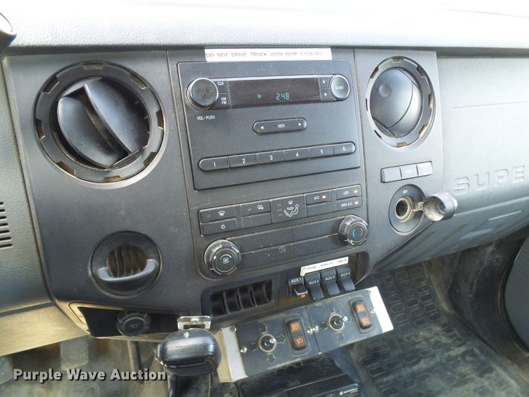 image for item DG2015 2011 Ford F550 Super Duty  bucket truck